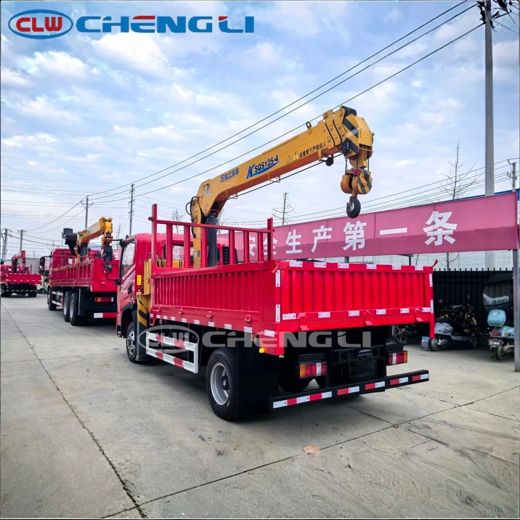 Dongfeng Truck Mounted Crane Truck Rear View