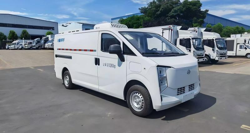 Compact Reefer Van Size